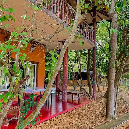 V Cabanas & Yala Safari Place Tissamaharama Zewnętrze zdjęcie