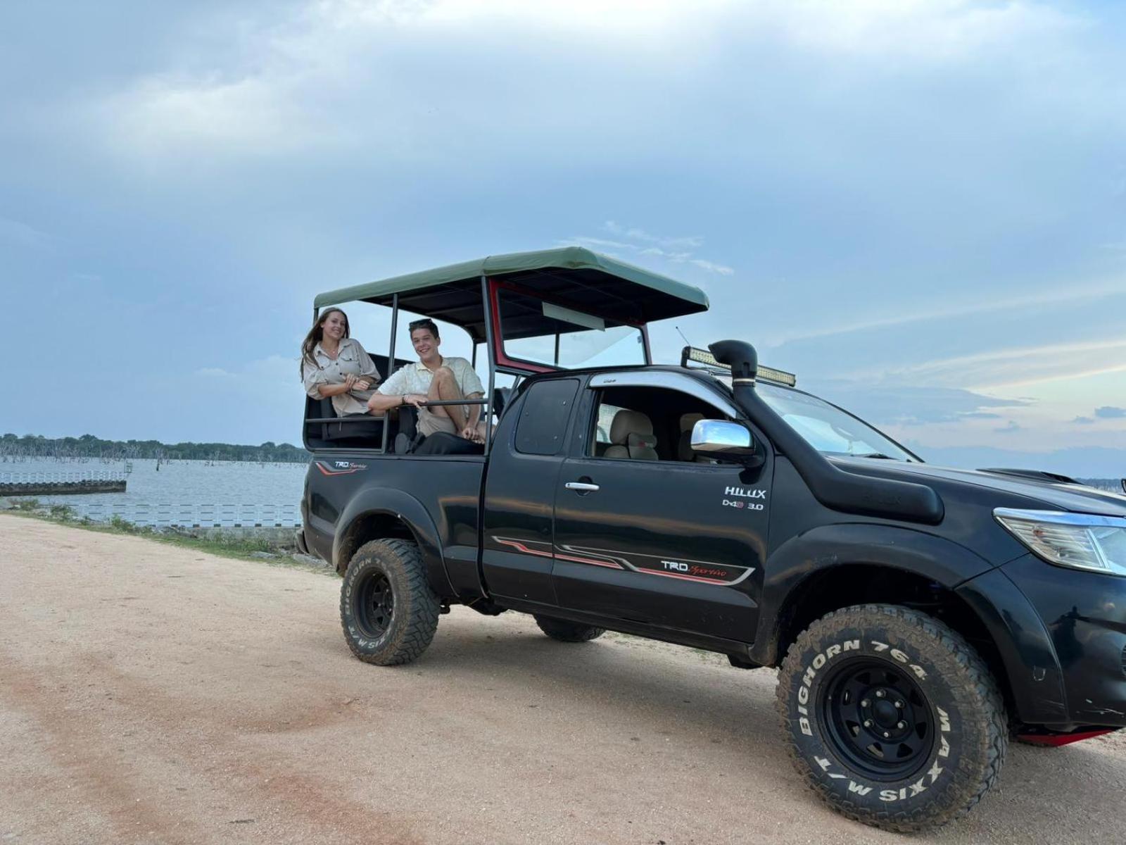 V Cabanas & Yala Safari Place Tissamaharama Zewnętrze zdjęcie