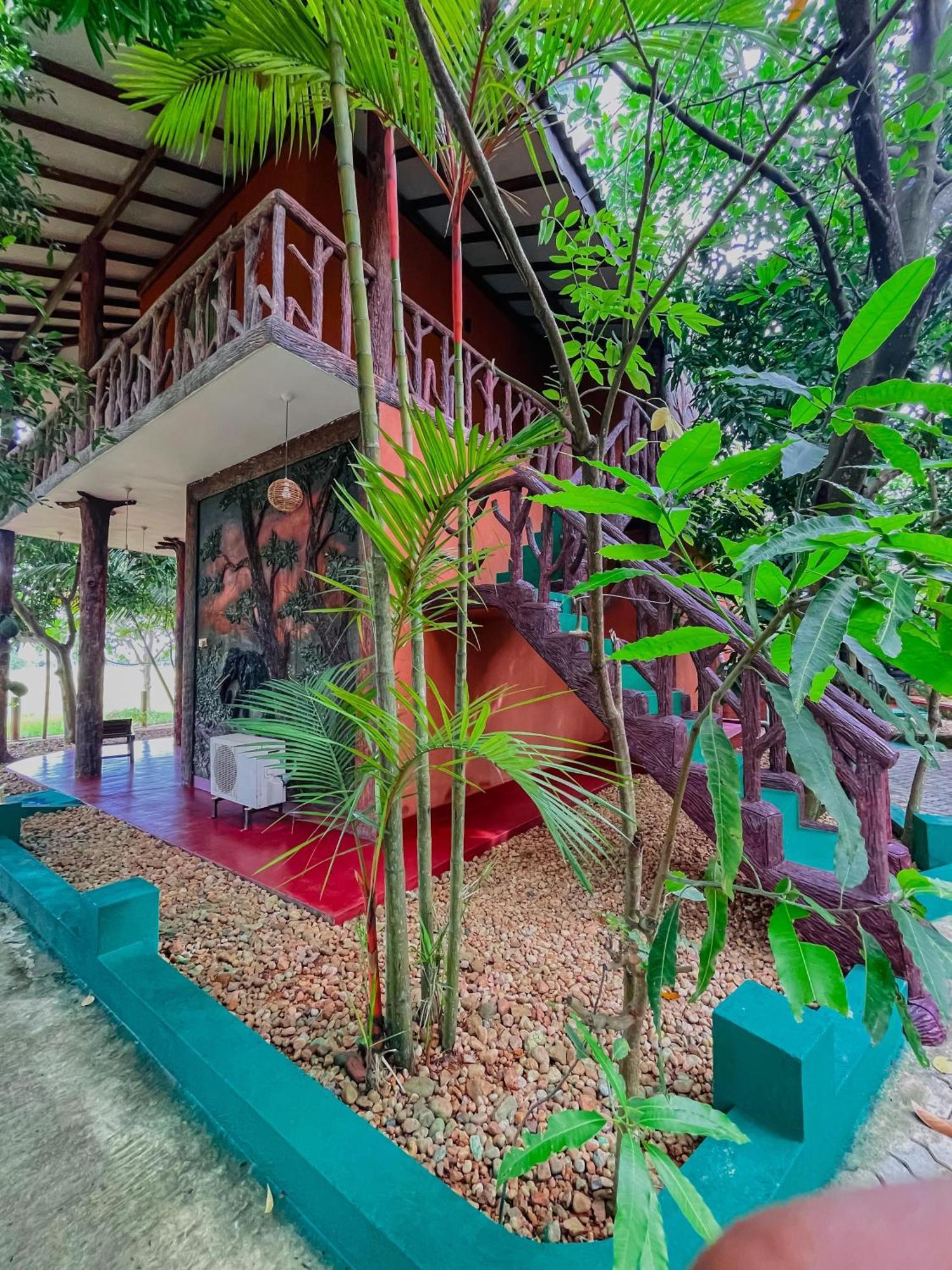 V Cabanas & Yala Safari Place Tissamaharama Zewnętrze zdjęcie