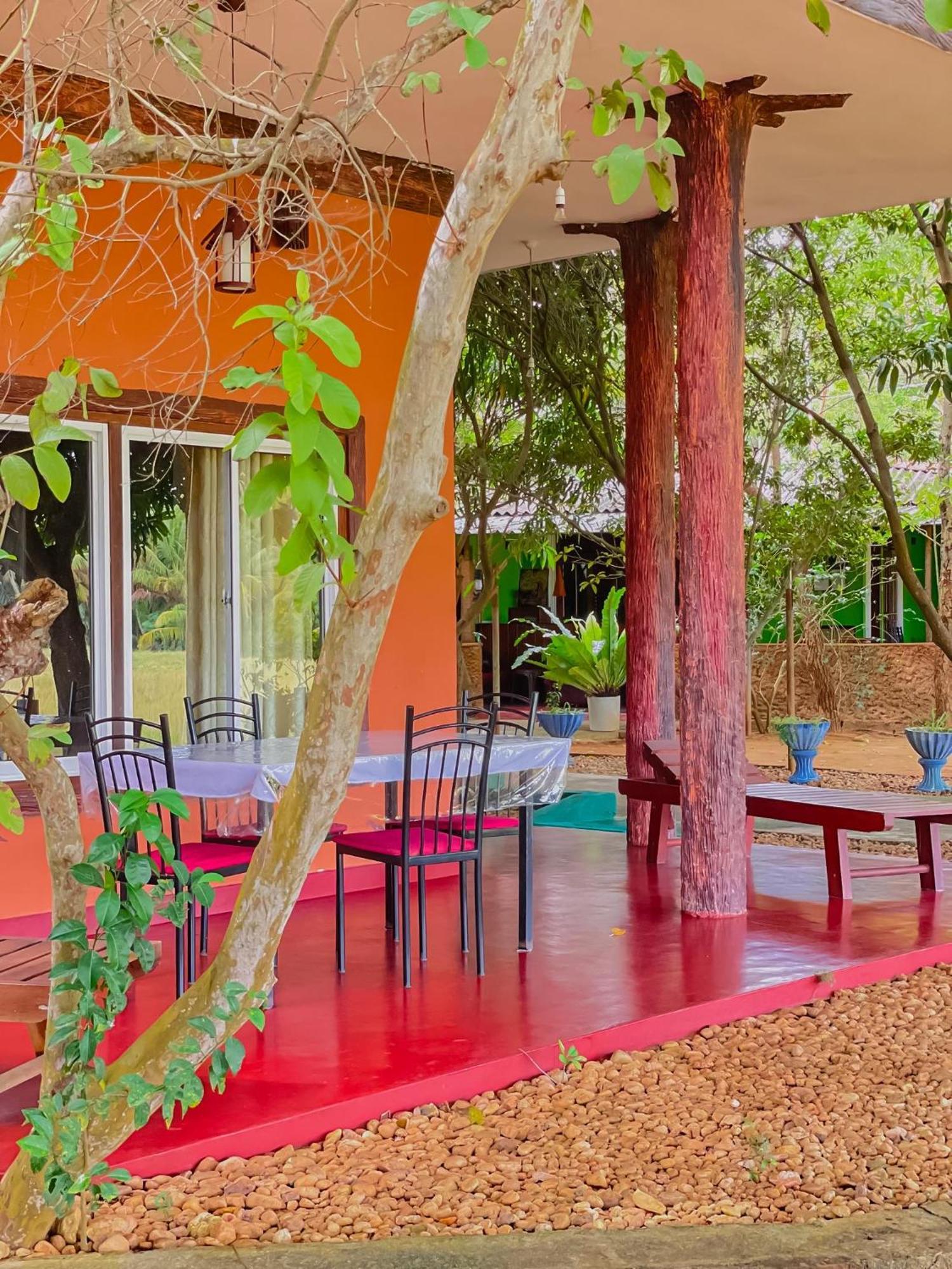 V Cabanas & Yala Safari Place Tissamaharama Zewnętrze zdjęcie