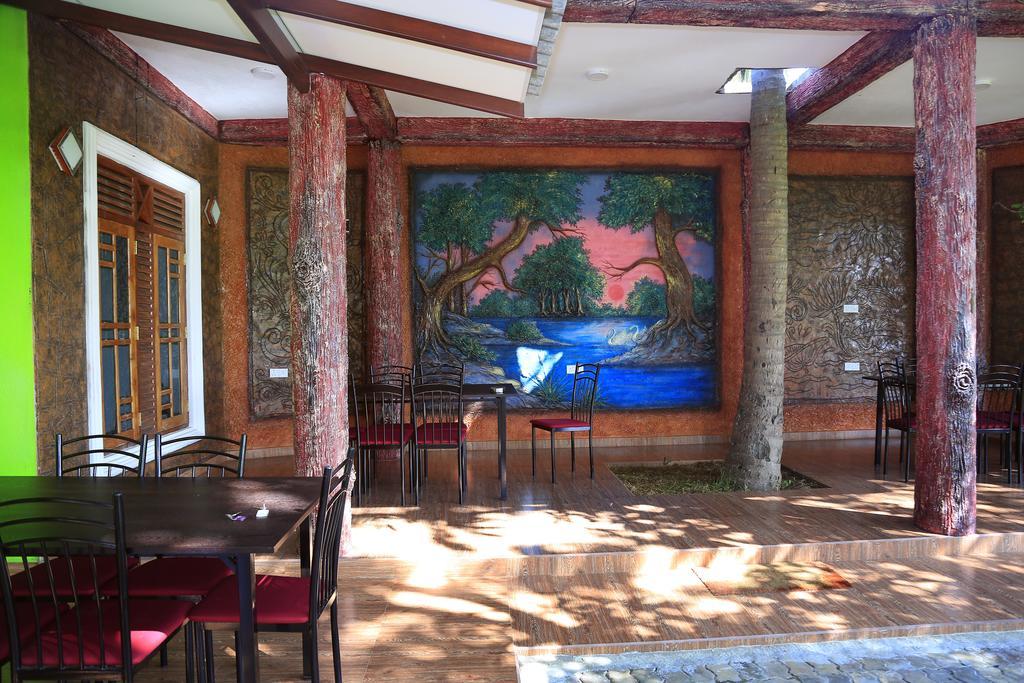 V Cabanas & Yala Safari Place Tissamaharama Zewnętrze zdjęcie
