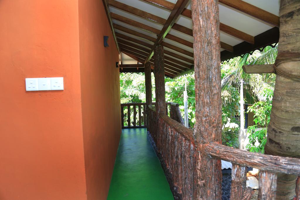 V Cabanas & Yala Safari Place Tissamaharama Zewnętrze zdjęcie